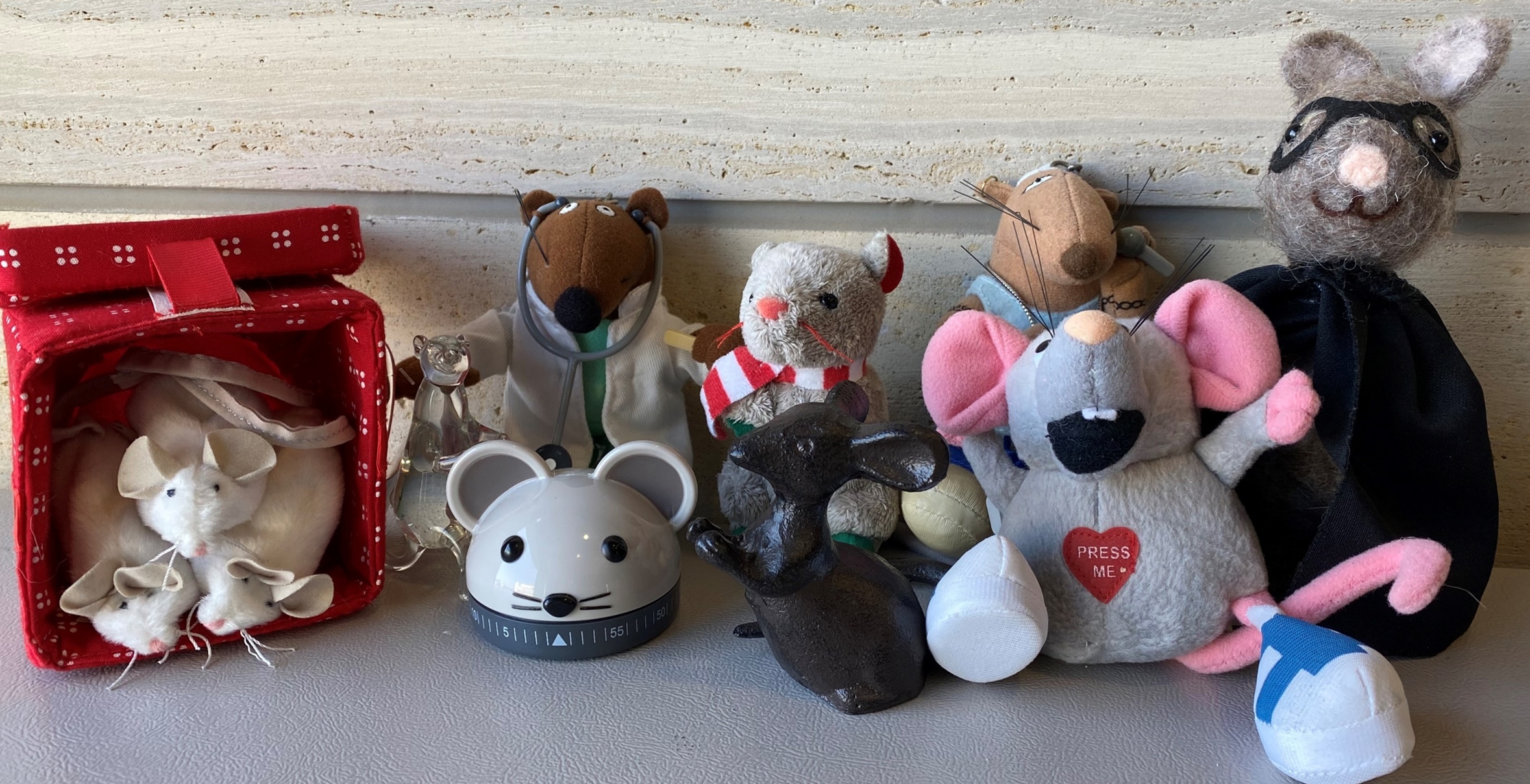 phot of mouse stuffed animals and toys 